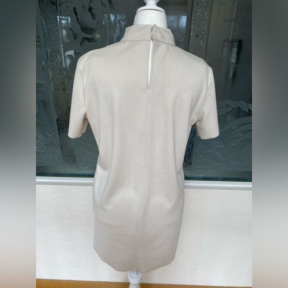 Zara ecru mock neck shift dress with front slit pockets size L - Picture 4 of 5